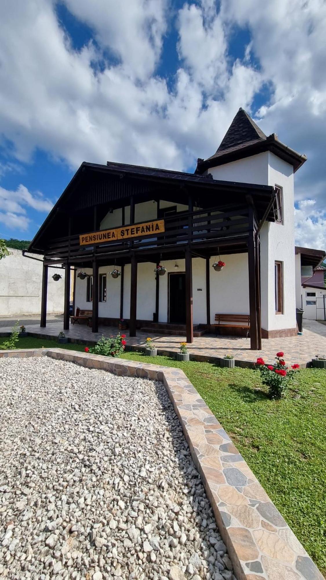 Pensiune Ștefania Hunedoara Exterior foto